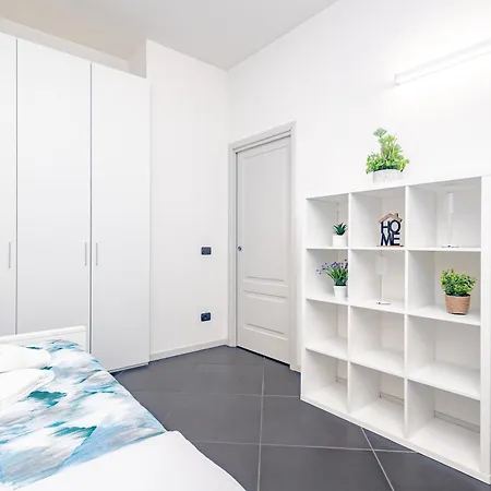 Flo House 28 *