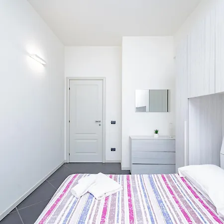 Apartment Flo House 28 *