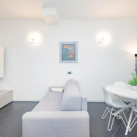 Flo House 28