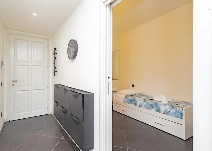 Апартаменти Flo House 28 *